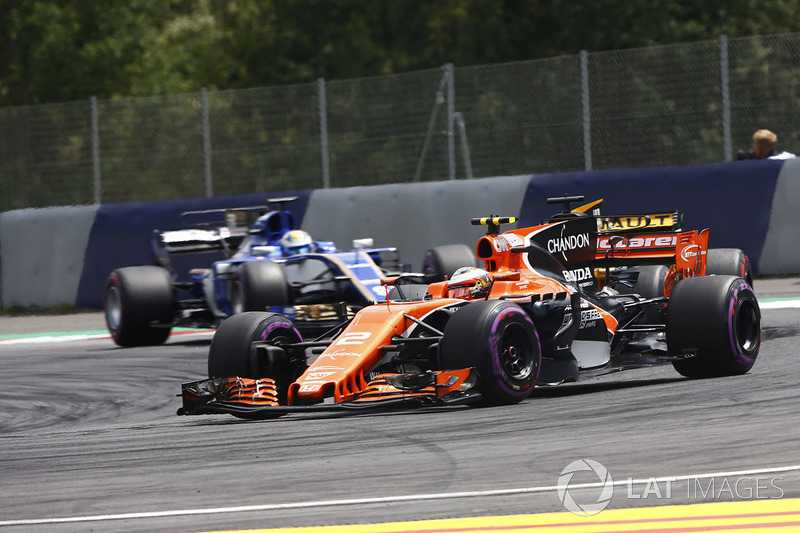 Stoffel Vandoorne, McLaren MCL32, Jolyon Palmer, Renault Sport F1 Team RS17, Marcus Ericsson, Sauber