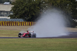 Себастьян Феттель, Ferrari тестирует шины Pirelli для сезона 2017