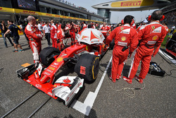 Кими Райкконен, Ferrari SF16-H на стартовой решетке