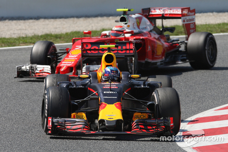 Max Verstappen, Red Bull Racing RB12 leads Kimi Raikkonen, Ferrari SF16-H