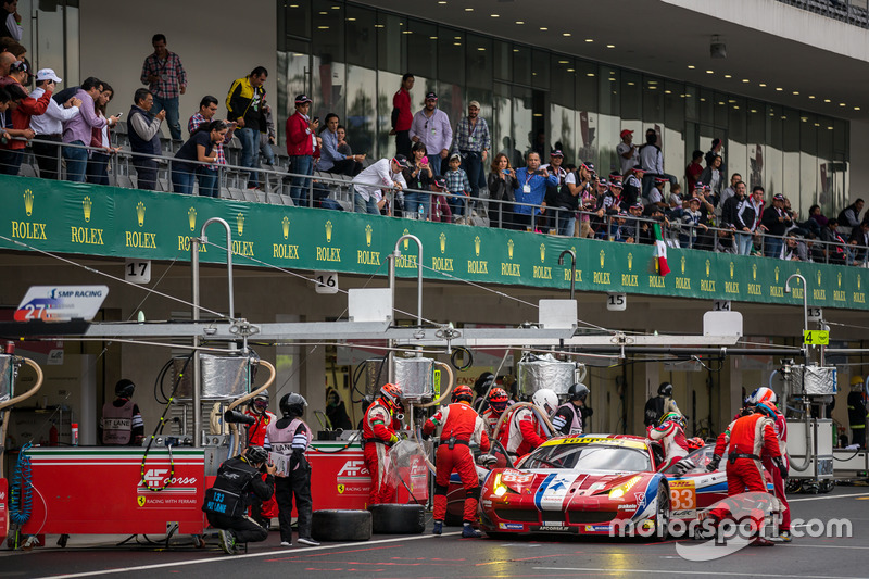 #83 AF Corse Ferrari 458 Italia: Francois Perrodo, Emmanuel Collard, Rui Aguas