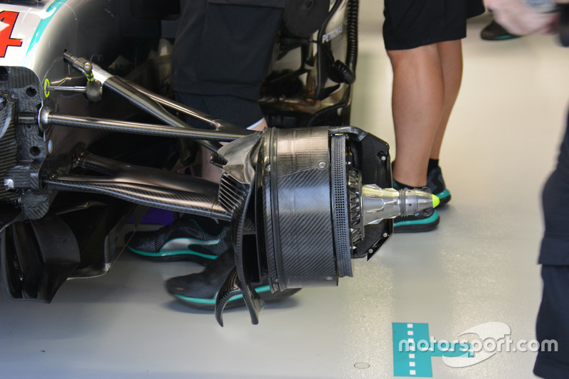 Mercedes AMG F1 W07: Vorderradbremse