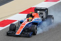 Rio Haryanto, Manor Racing MRT05 se bloquea en la frenada