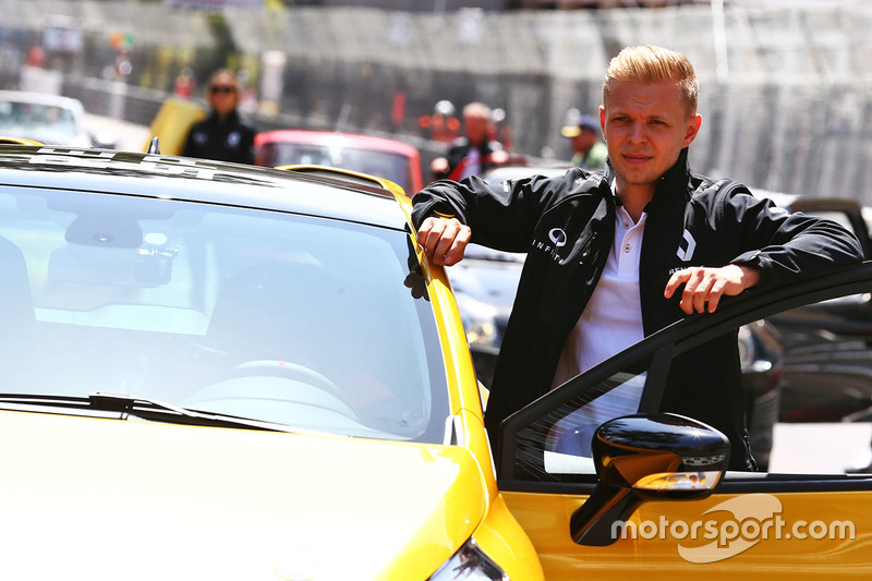 Renault Clio R.S. 16 і Кевін Магнуссен, Renault Sport F1 Team