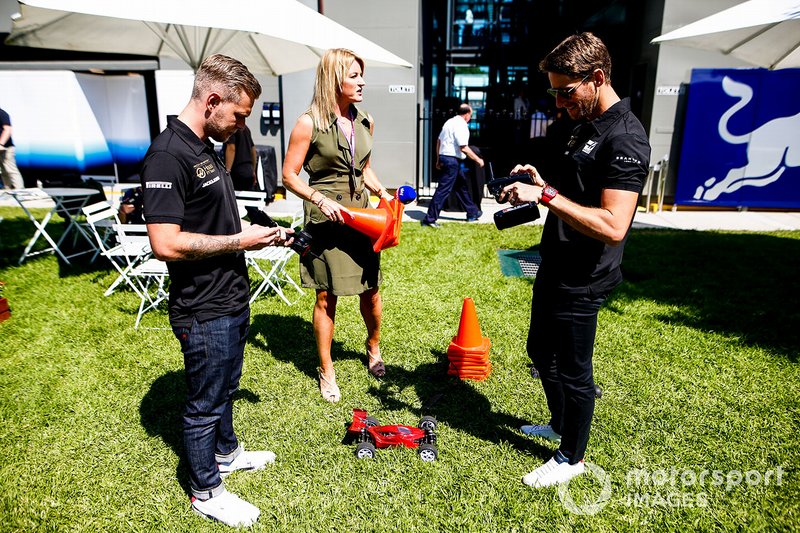 Kevin Magnussen, Haas F1 Team, e Romain Grosjean, Haas F1 Team