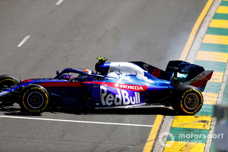 Alexander Albon, Toro Rosso STR14, sufre un giro