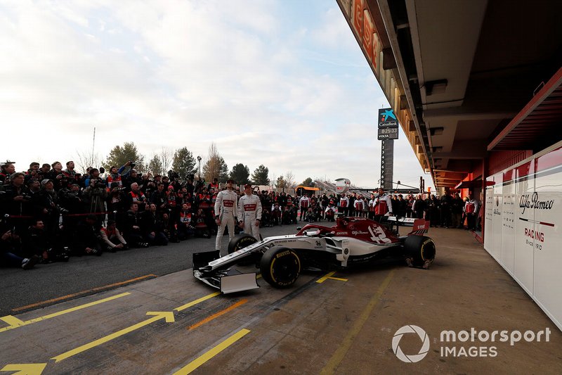 Antonio Giovinazzi, Alfa Romeo Racing et Kimi Raikkonen, Alfa Romeo Racing avec la nouvelle Alfa Romeo Racing C38