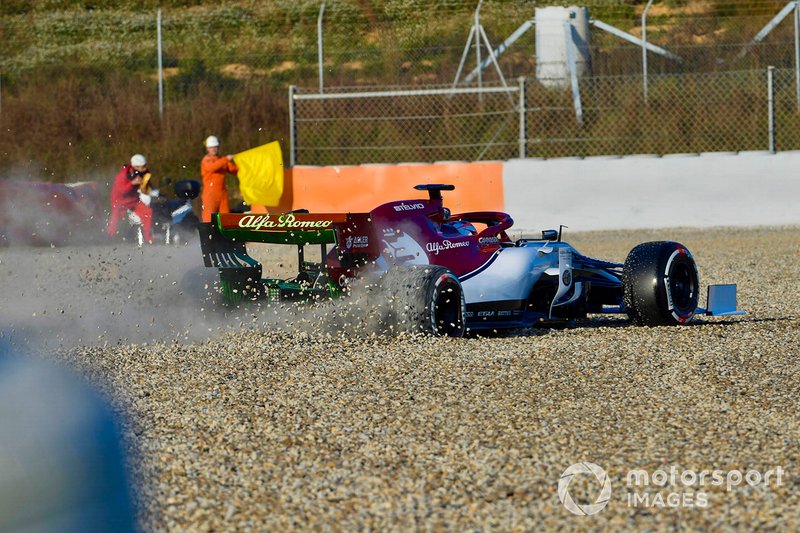 Kimi Raikkonen, Alfa Romeo Racing C38, en tête-à-queue