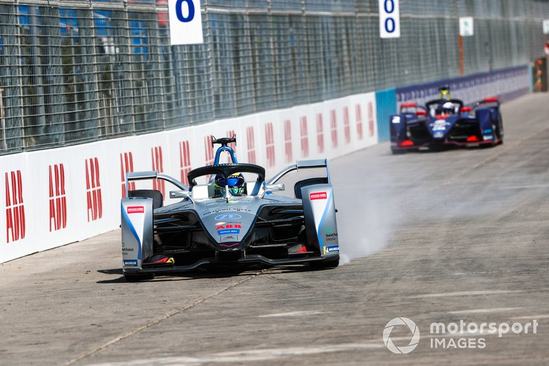 Felipe Massa, Venturi Formula E, Venturi VFE05 bloquea una llanta