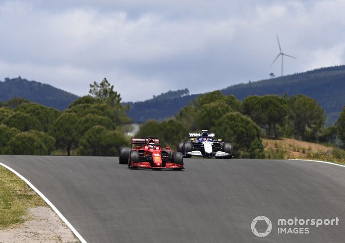Charles Leclerc, Ferrari SF21, George Russell, Williams FW43B