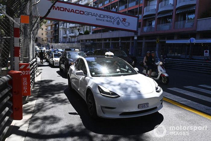 Un taxi Tesla en el circuito de Montecarlo
