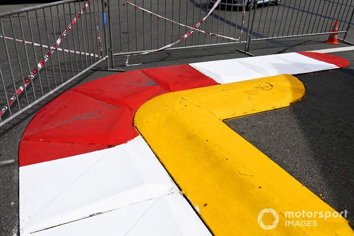 Instalación de pianos en Mónaco