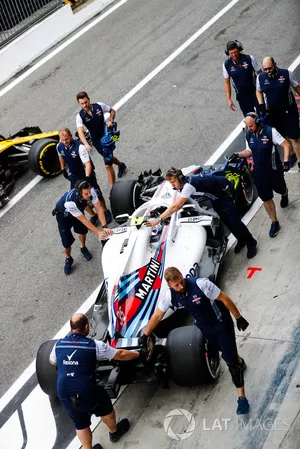 Sergey Sirotkin, Williams FW41, pits