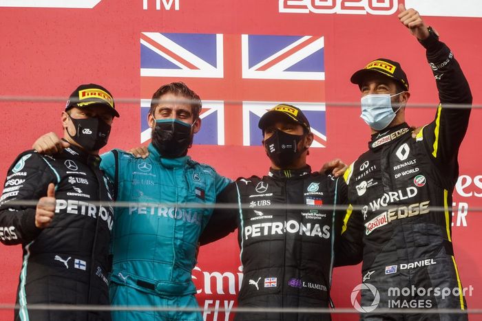 Podio: segundo lugar Valtteri Bottas, Mercedes-AMG F1, ganador de la carrera Lewis Hamilton, Mercedes-AMG F1 y tercer lugar Daniel Ricciardo, Renault F1