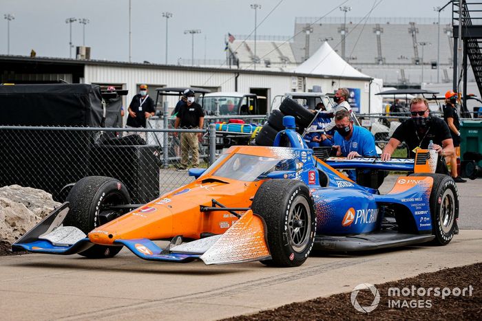 Ganador Scott Dixon, Chip Ganassi Racing Honda va al victory lane