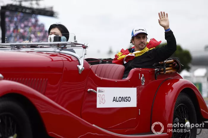 Fernando Alonso, Alpine F1 Team en el desfile de pilotos