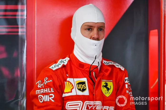 Sebastian Vettel, Ferrari, nel garage