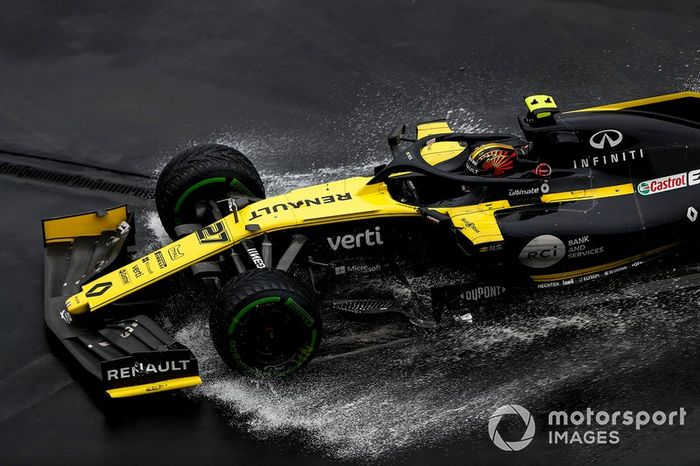 Nico Hulkenberg, Renault F1 Team R.S. 19 crashes out of the race