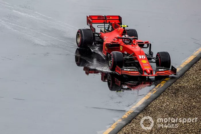 Choque de Charles Leclerc, Ferrari SF90 lo deja fuera de la carrera