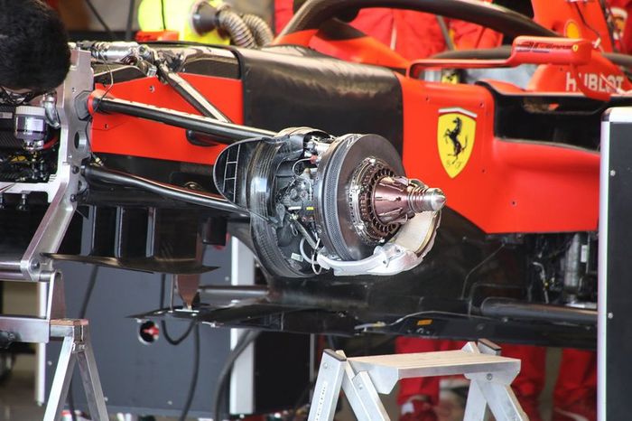 Detalle del freno delantero del Ferrari SF90