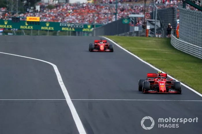 Charles Leclerc, Ferrari SF90 precede Sebastian Vettel, Ferrari SF90 