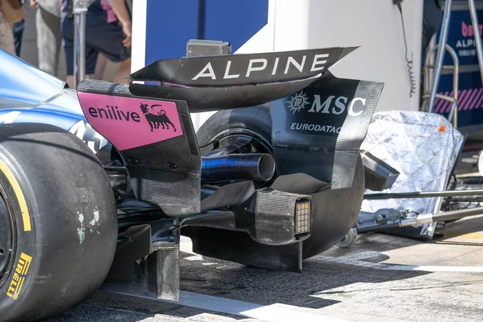 Alpine A525 technical detail