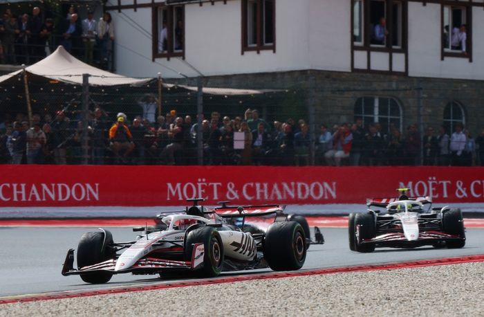 Esteban Ocon, Haas F1 Team, Oliver Bearman, Haas F1 Team