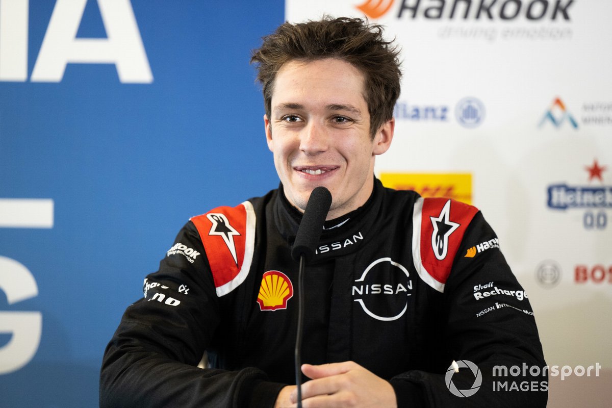 Sacha Fenestraz Fiche pilote