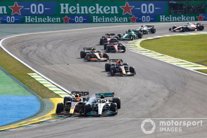 Max Verstappen, Red Bull Racing RB18, Lewis Hamilton, Mercedes W13, chocan