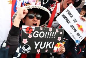 Fans at the circuit