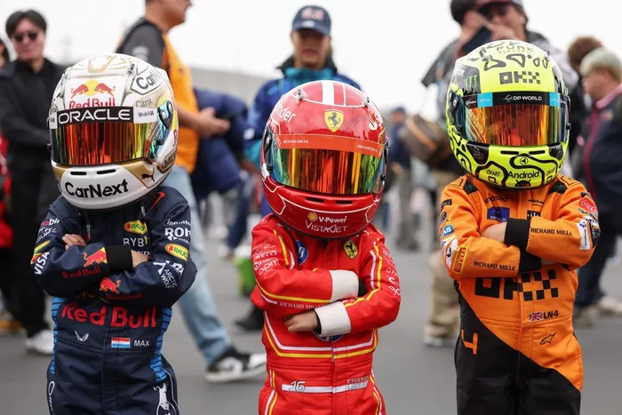 Fans at the circuit