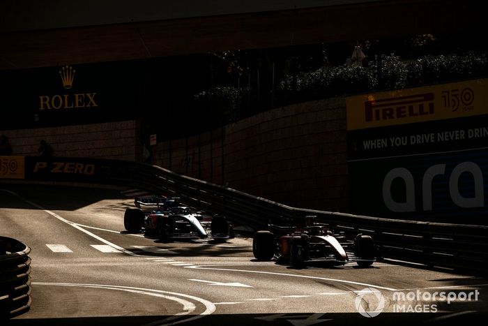 Carlos Sainz, Ferrari F1-75, Fernando Alonso, Alpine A522
