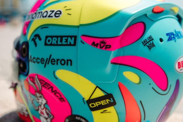 Casco de Zhou Guanyu, Alfa Romeo