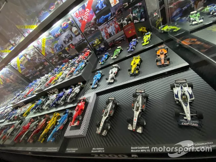 Colección de coches miniatura de F1