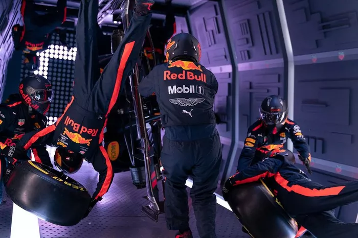 Red Bull Zero-G pit stop
