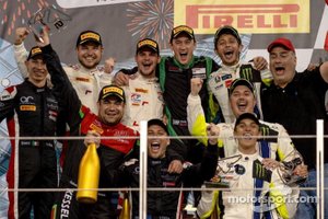 Podio: #46 Monster VR46 Kessel Ferrari 488 GT3: Valentino Rossi, Luca Marini, Alessio Salucci