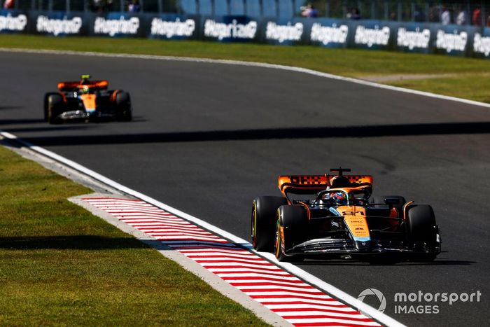 Oscar Piastri, McLaren MCL60, Lando Norris