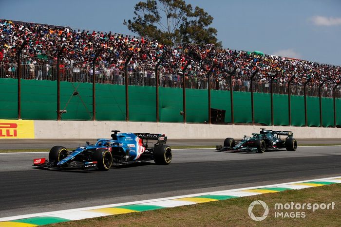 Fernando Alonso, Alpine A521, Lance Stroll, Aston Martin AMR21