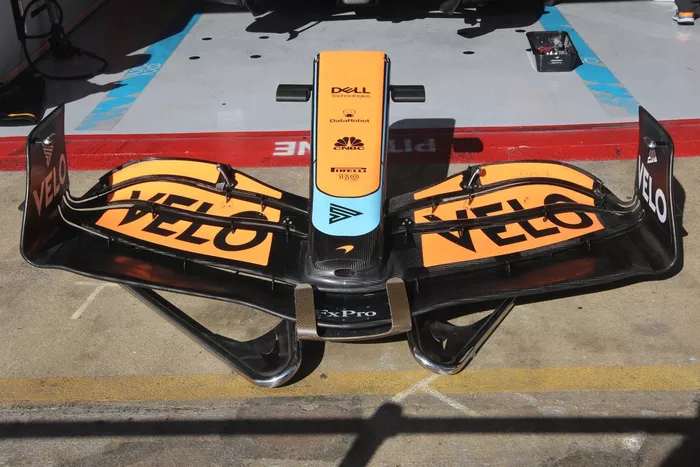 Alerón delantero del McLaren MCL36
