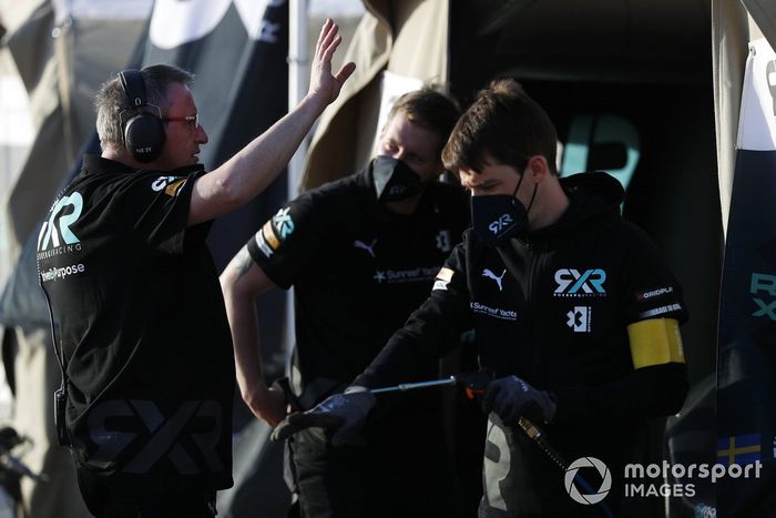 Mecánicos de Rosberg X Racing