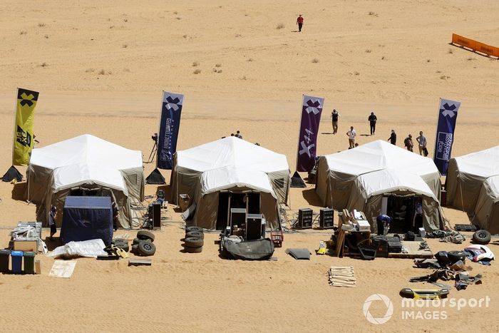 Una vista de la zona de boxes del Desert XPrix