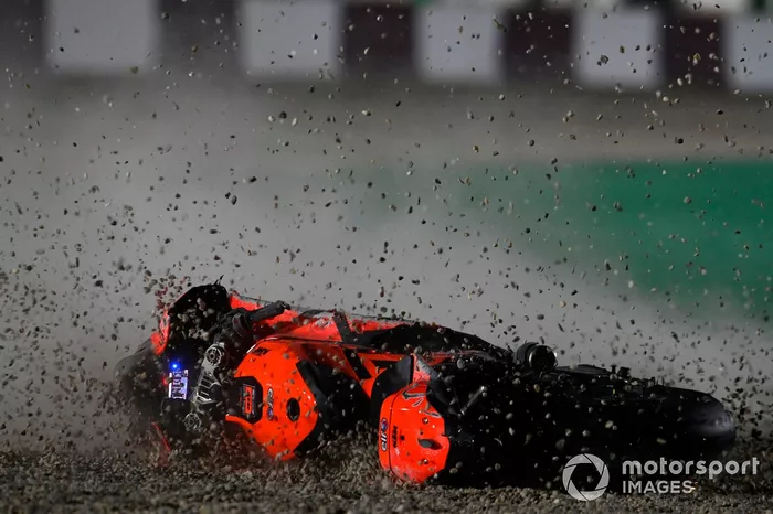 Caída de Danilo Petrucci, KTM Tech3 