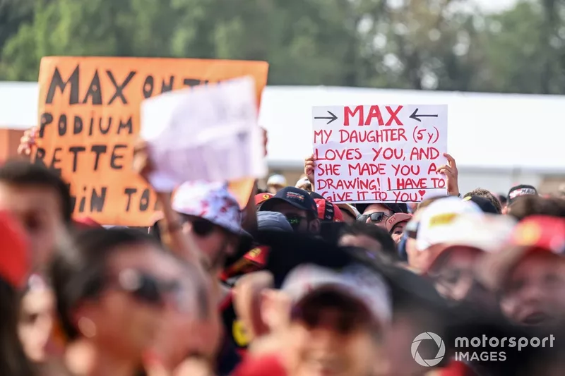 Les fans sur scène