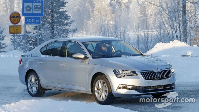 Шпигунське фото Skoda Superb 2019 року