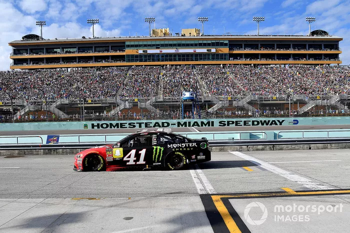 Kurt Busch, Stewart-Haas Racing, Ford Fusion State Haas Automation/Monster Energy