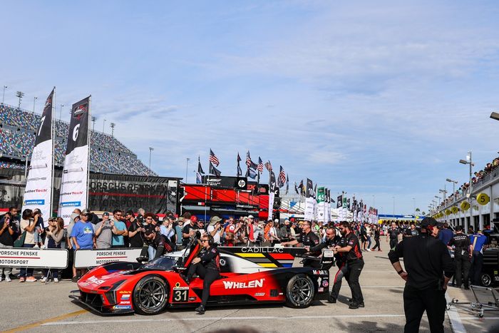 #31 Cadillac Action Express Cadillac V- Series.R: Jack Aitken, Earl Bamber, Frederik Vesti, Felipe Drugovich