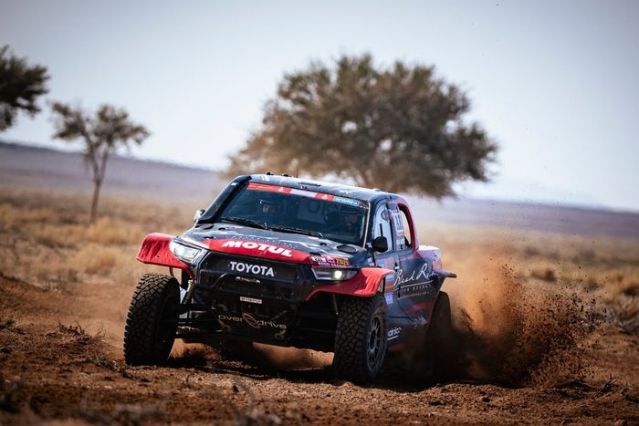 #231 Overdrive Racing Toyota: Toby Price, Sam Sunderland