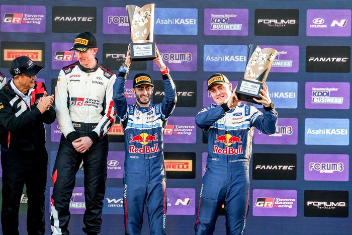 Podio: tercer puesto Adrien Fourmaux, Alexandre Coria, M-Sport Ford World Rally Team Ford Puma Rally1
