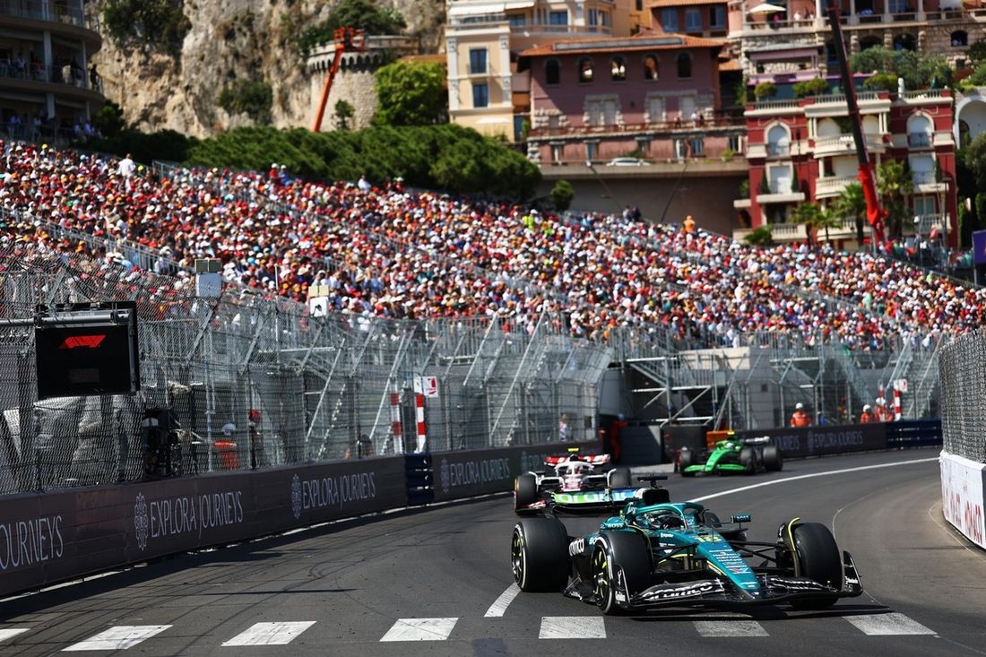 Lance Stroll, Aston Martin Racing, Oliver Bearman, Haas F1 Team