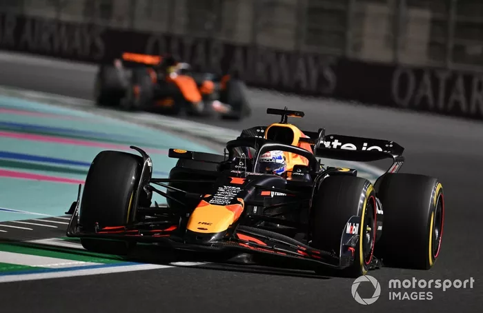 Oscar Piastri, McLaren, Max Verstappen, Red Bull Racing